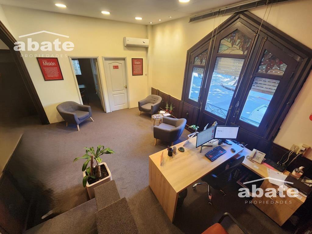 Venta propiedad corporativa - 423m2 sobre Av. Rivera próxim