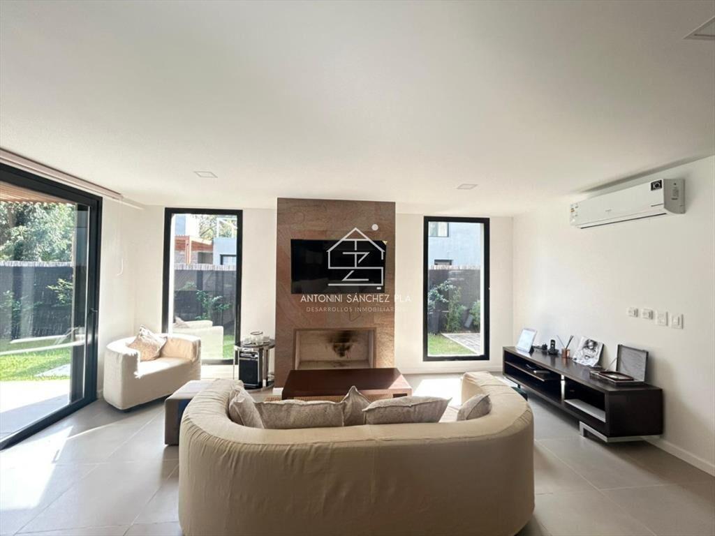 Venta casa cinco dormitorios Punta del este