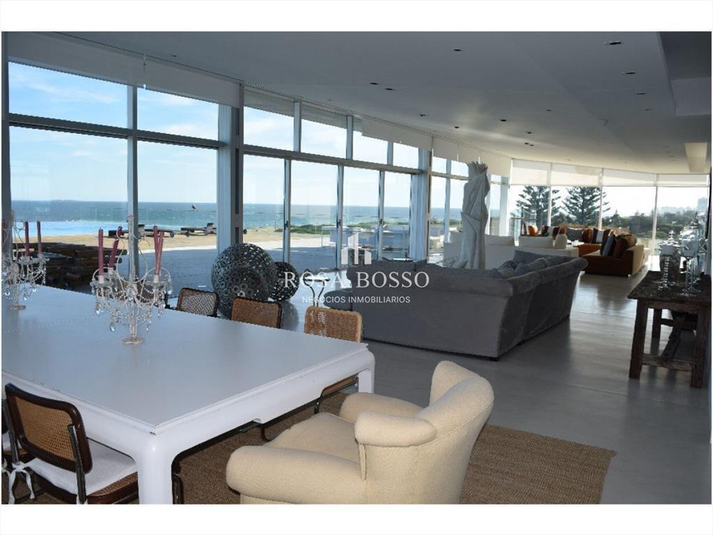 Apartamento muy lindo en la Brava.