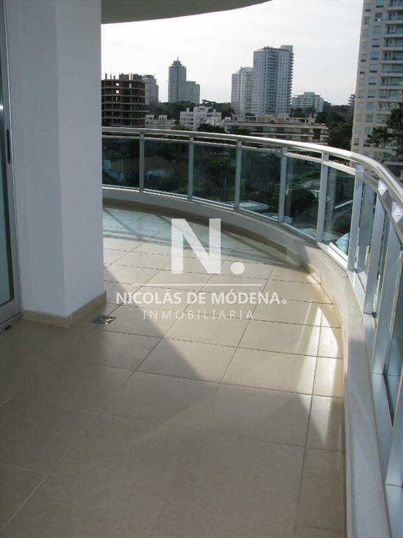 En venta apartamento en Aidy Grill de 3 Punta del