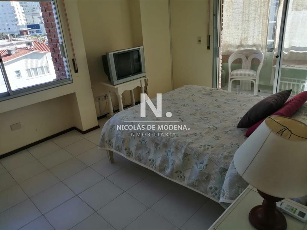 Espectacular departamento en primera línea, del