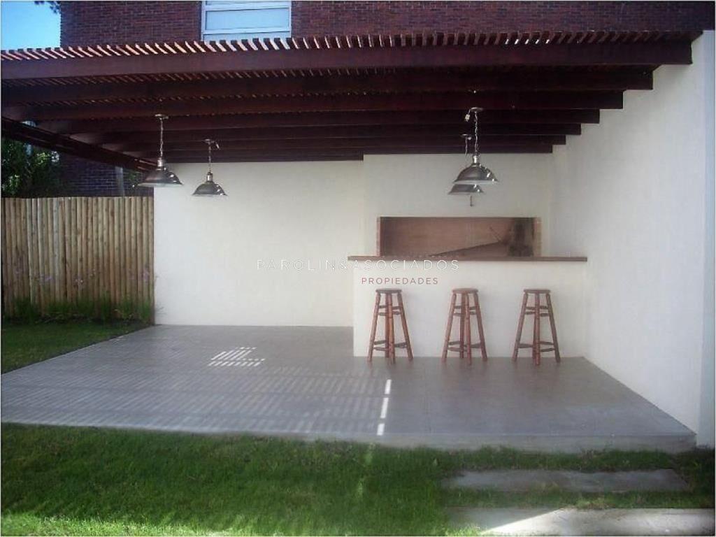 Casa en venta de 4 dormitorios en Lugano, Punta