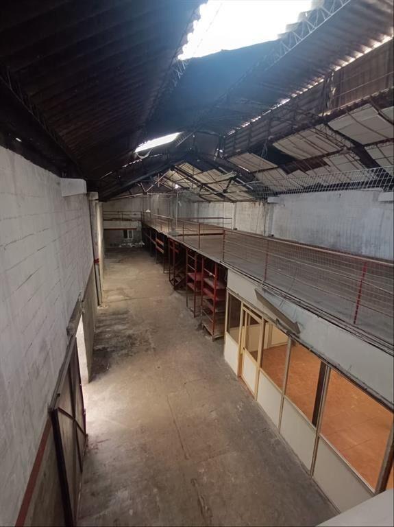 Alquiler local comercial 500m2 en Jacinto Vera