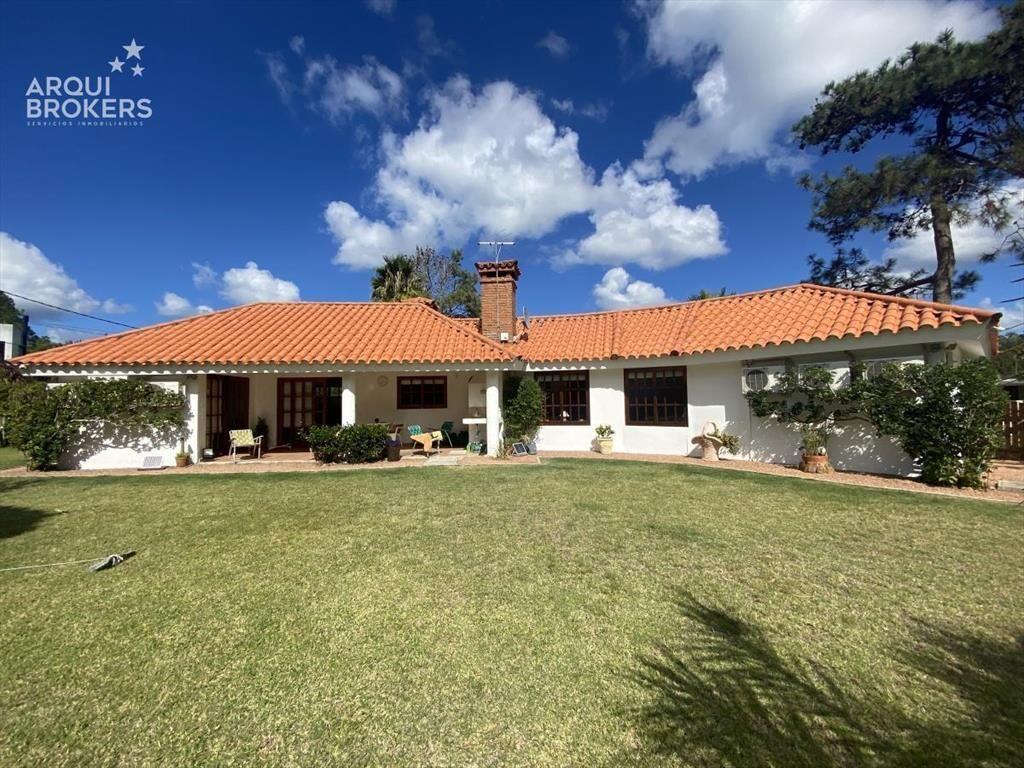 Casa de tres dormitorios en venta en Rincón del Indio