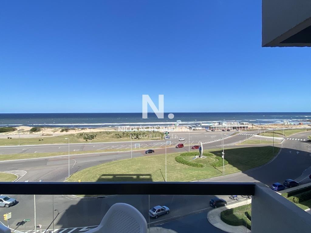 Esquinero enfrente a los dedos, hermosa vista!