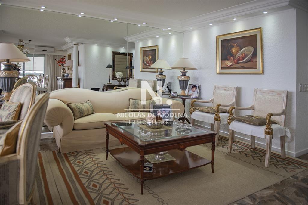 Vende apartamento de 3 dormitorios en Mansa, Punta del Este