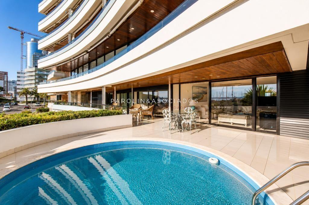 Apartamento en venta de 3 dormitorios en Punta