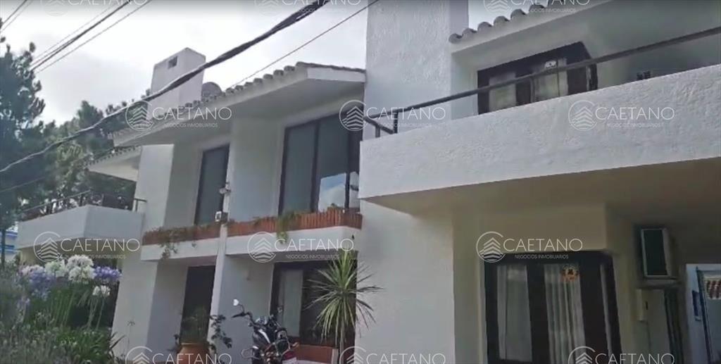 Venta casa 6 dormitorios. Playa brava, Punta del Este.