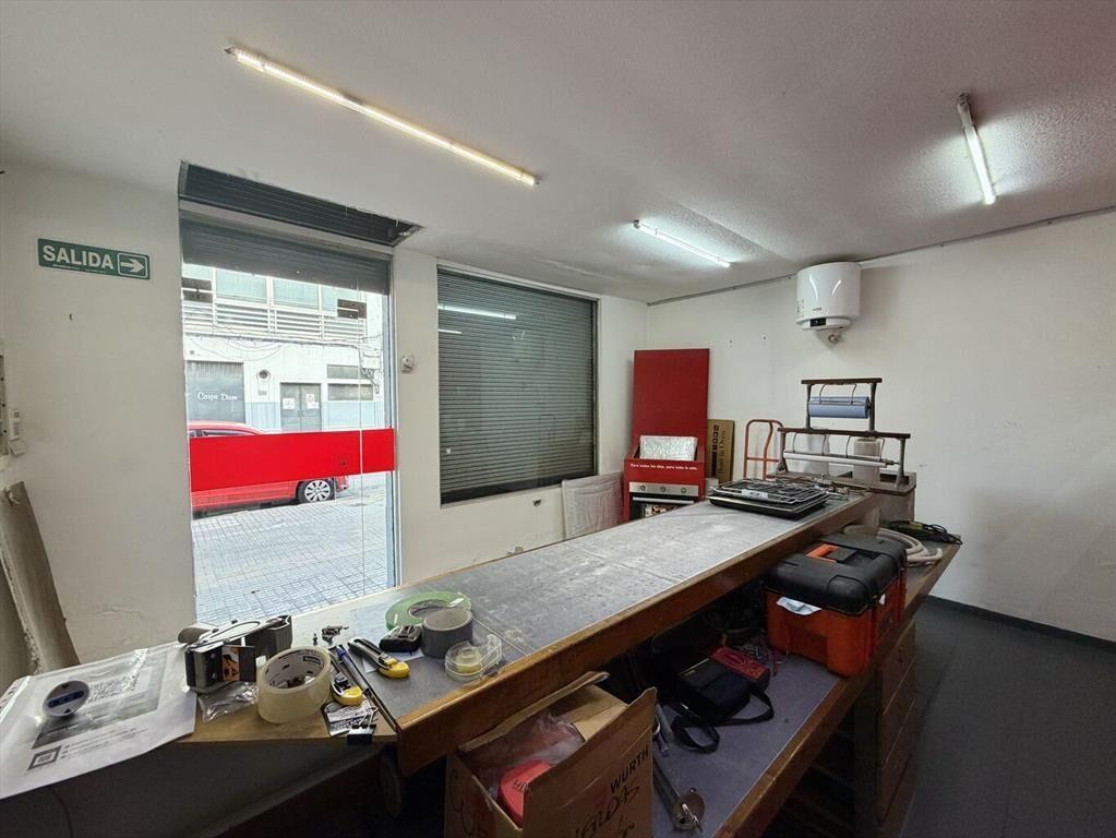 2 Locales comerciales y deposito en venta
