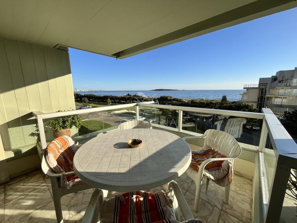 APARTAMENTO CON EXCELENTES SERVICIOS