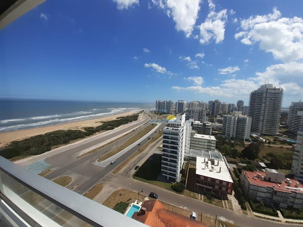 Apartamento en Venta de 3 dormitorios en  Punta ,