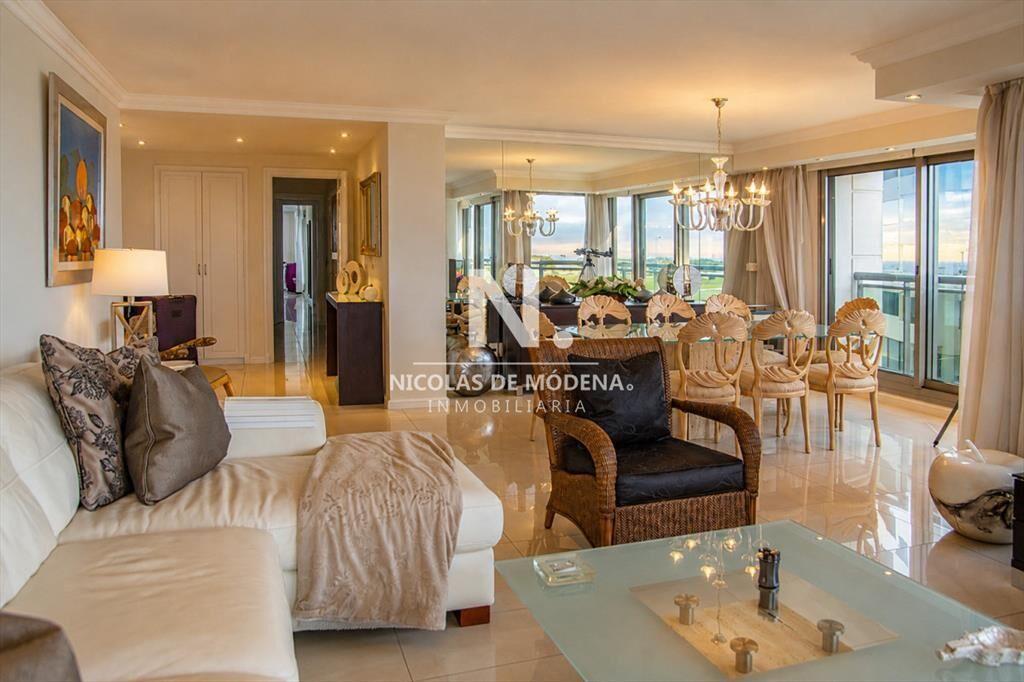 Departamento de 3 dormitorios + dependencia en Torre Imperi