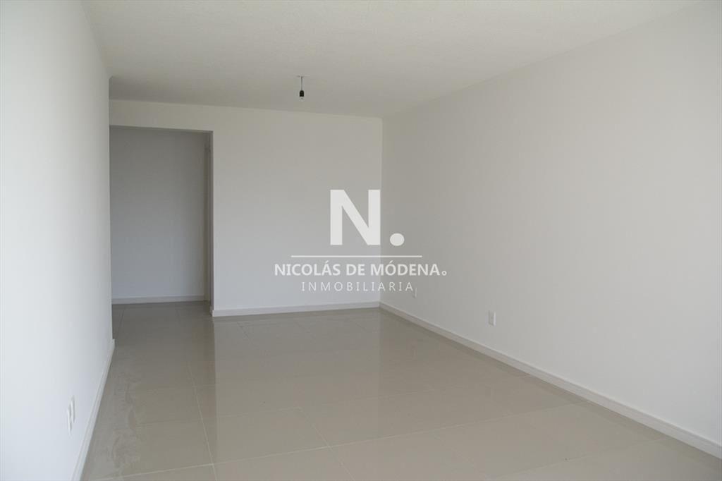 Departamento en venta, 3 dormitorios, en edificio