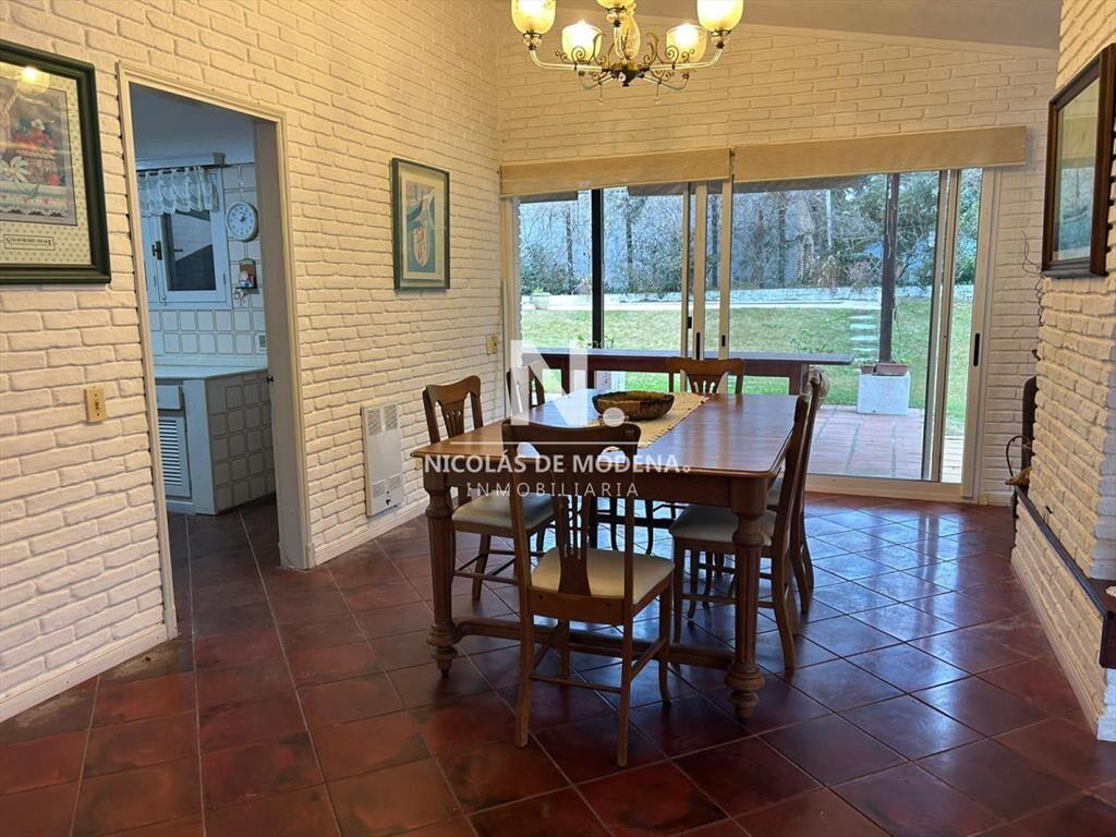 Casa en Venta de 4 dormitorios en Jardines de ,