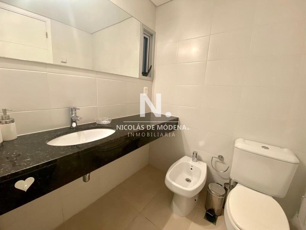 Comodo apartamento de 3 dormitorios en torre de categoria e