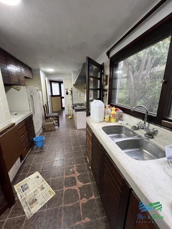 En venta casa 5 dormitorios y piscina, Cantegril,