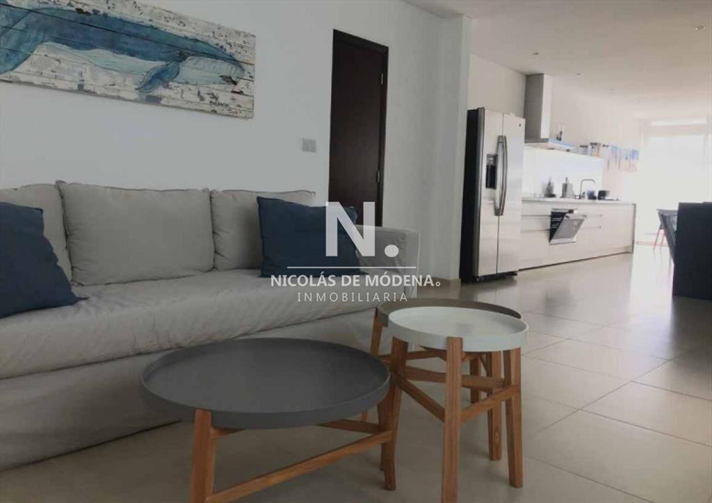 Hermoso apartamento de 3 dormitorios!