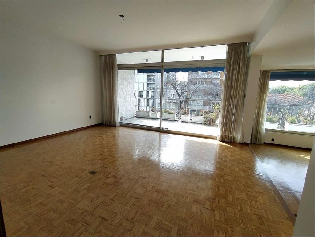 Venta Apartamento con Renta Pocitos 3 Dormitorios 4 Baños