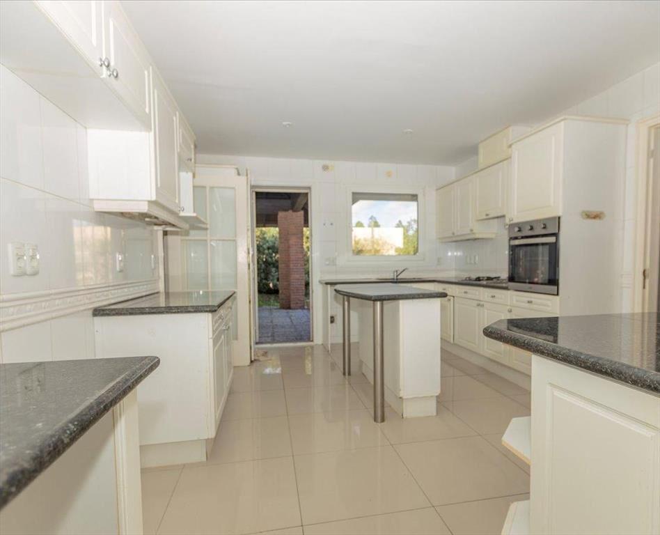 Venta de Casa en Barrio Privado Carmel, 4 dormitorios y ser
