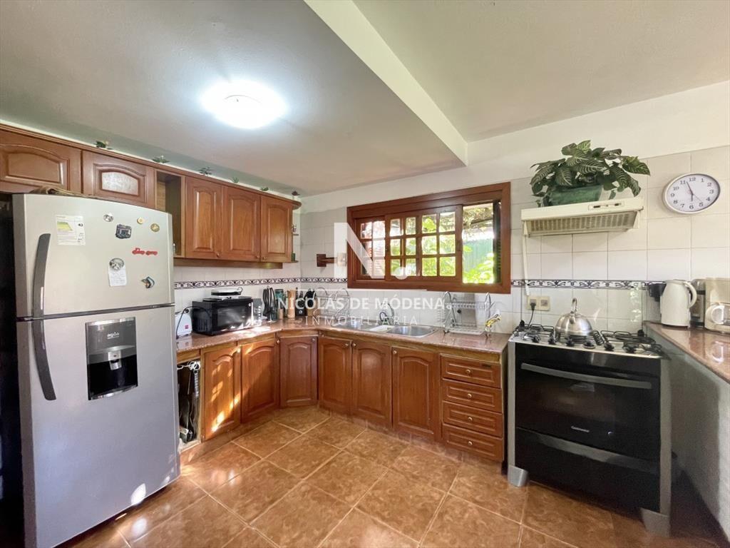 Venta Casa - 5 dormitorios 3 baños - Punta