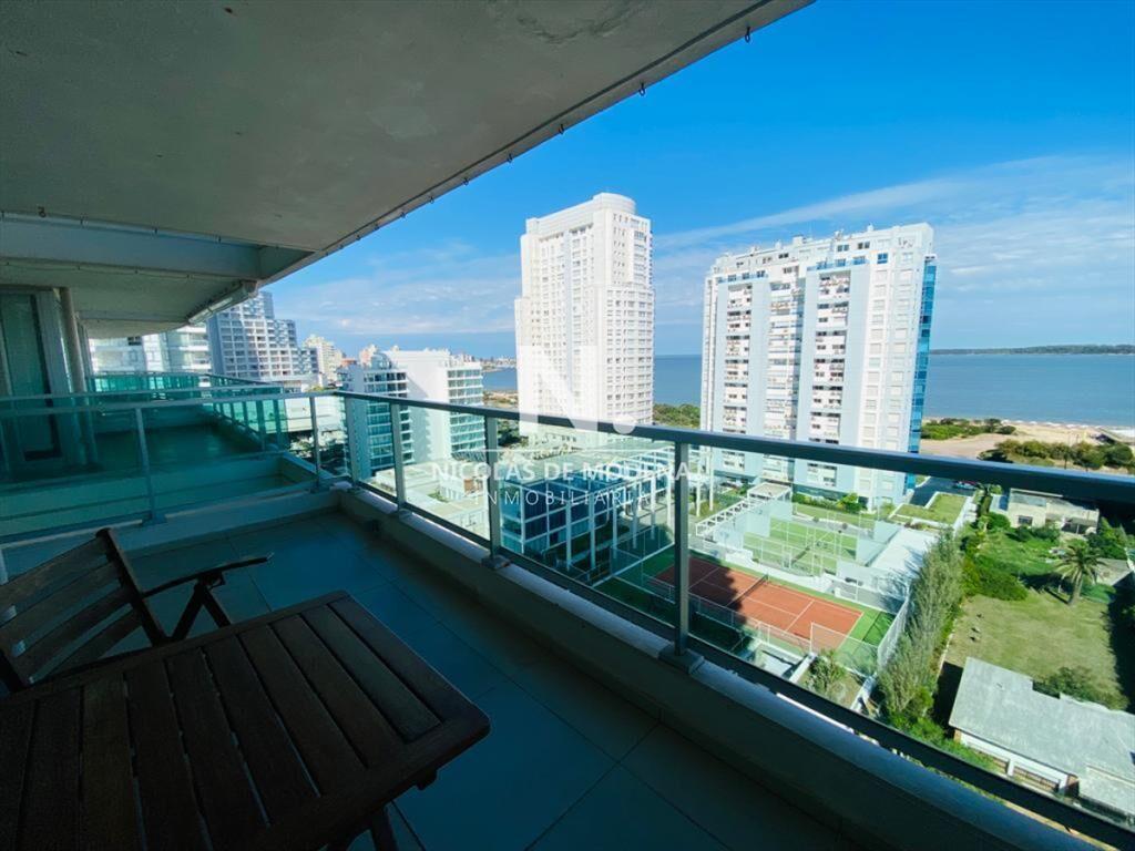 Departamento de 3 dormitorios en Mansa Punta del