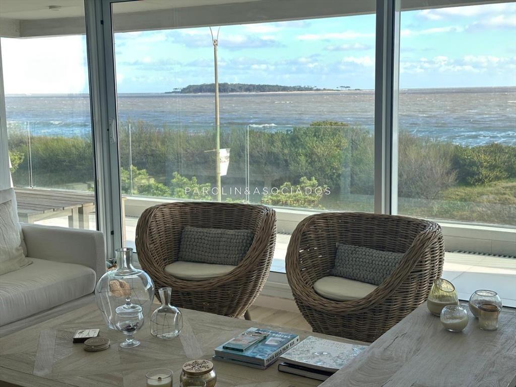 Apartamento en venta con vista al mar en parada