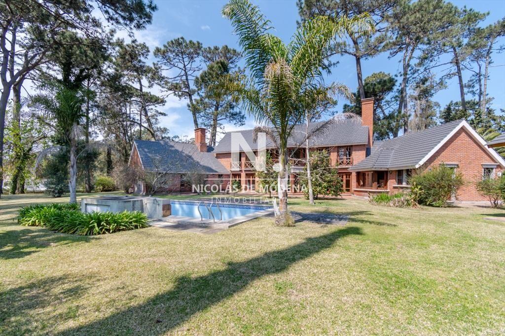 Excelente Casa de Cinco dormitorios en venta en
