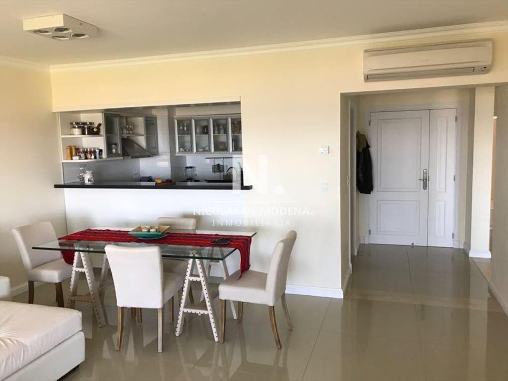 Comodo e iluminado departamento en venta de 2 con