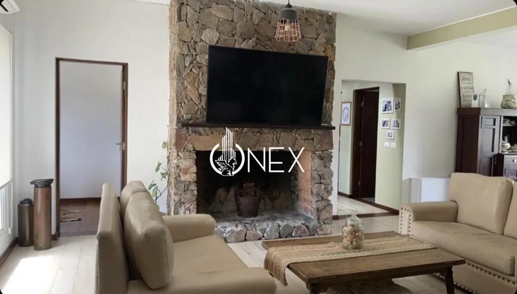 Oportunidad casa 5 dormitorios 4 baños piscina
