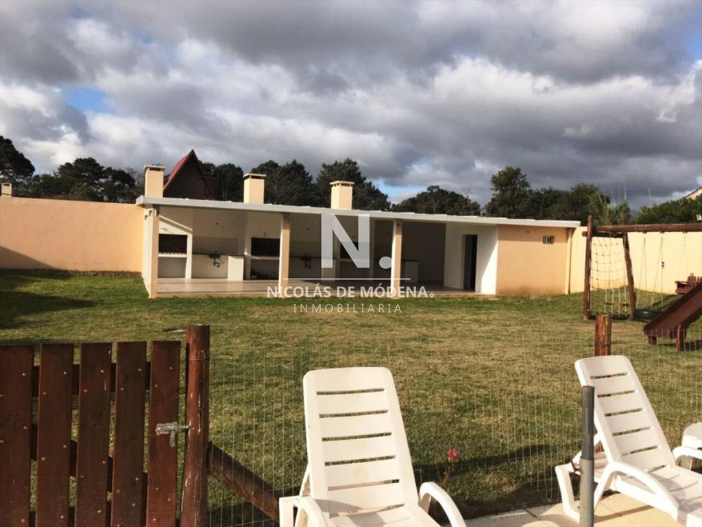 Apartamento en Primera linea, Playa mansa, 2 dormitorios *