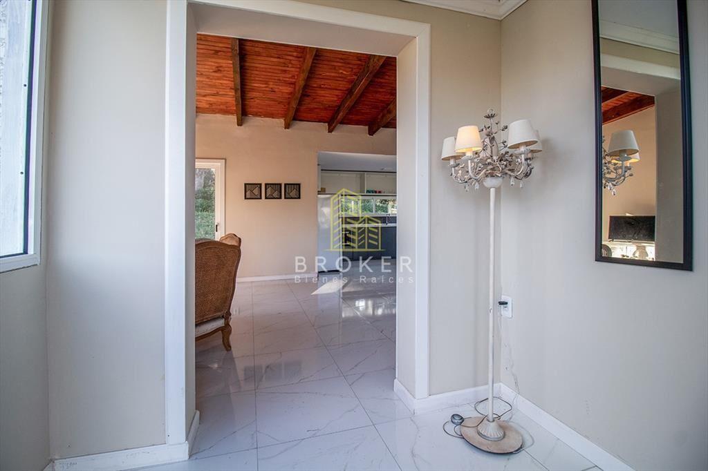 Oportunidad en venta de casa en barrio privado, 3