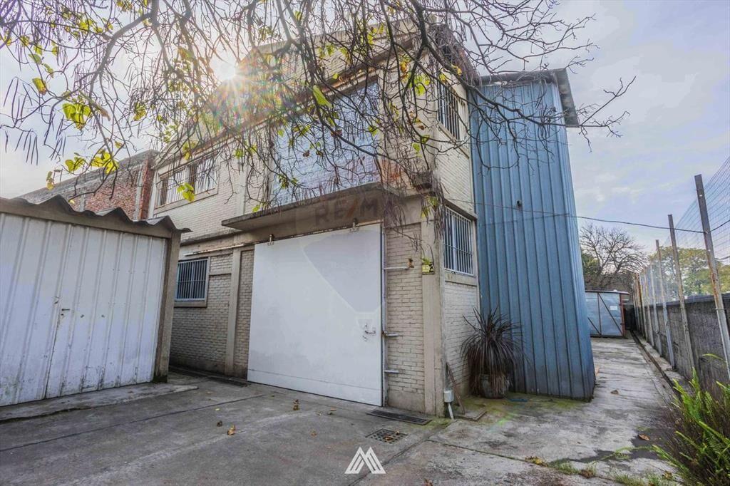 VENTA LOCAL, GRAN TERRENO, EN LA COMERCIAL