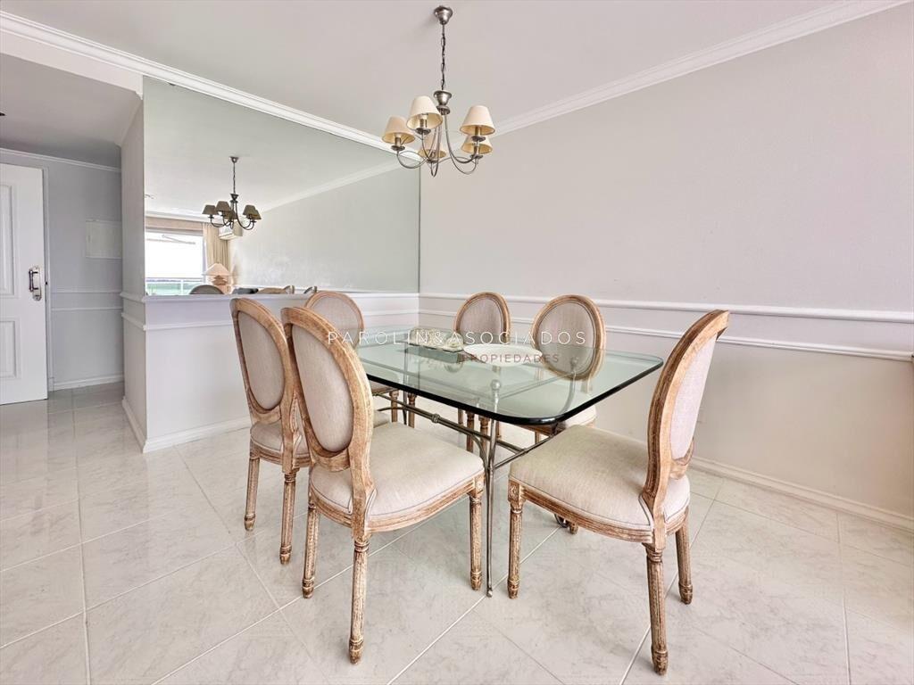 Apartamento en venta de 3 dormitorios en primera fila en Co
