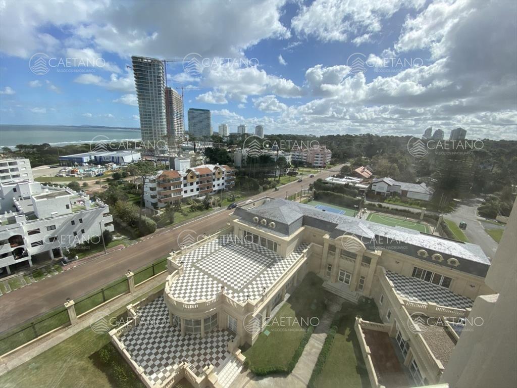 Espectacular apartamento en Mansa Punta del Este,