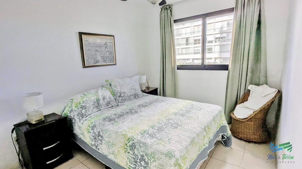 Venta de apartamento 1 dormitorio esquinero con y