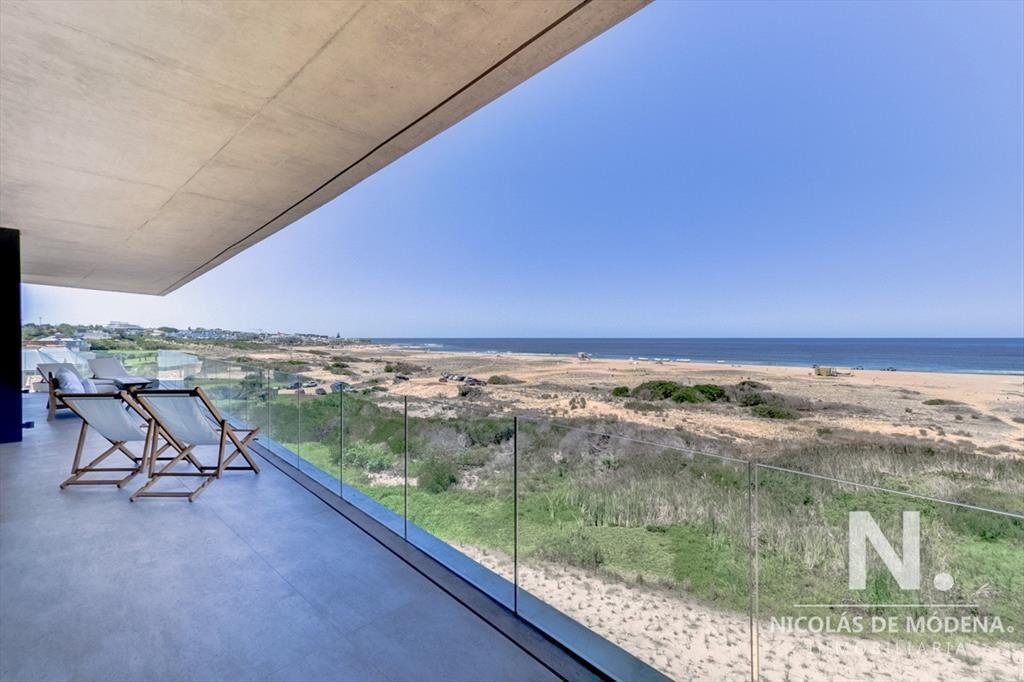 Vende apartamento con vista al mar, de 3 dormitorios en Pun