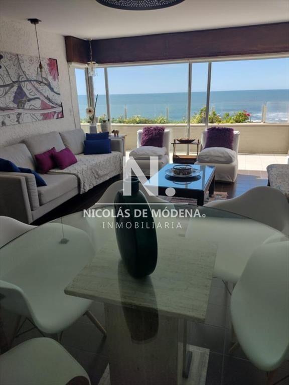 Hermoso apartamento con excelente vista!