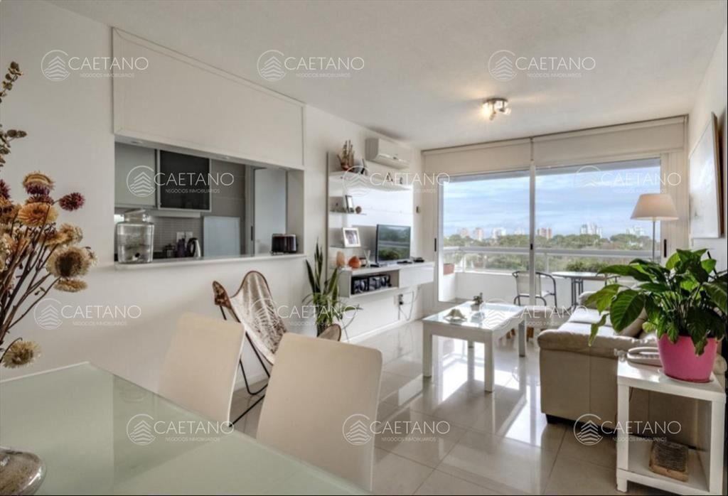 En venta apartamento de 2 dormitorios en Jardines de la Sie