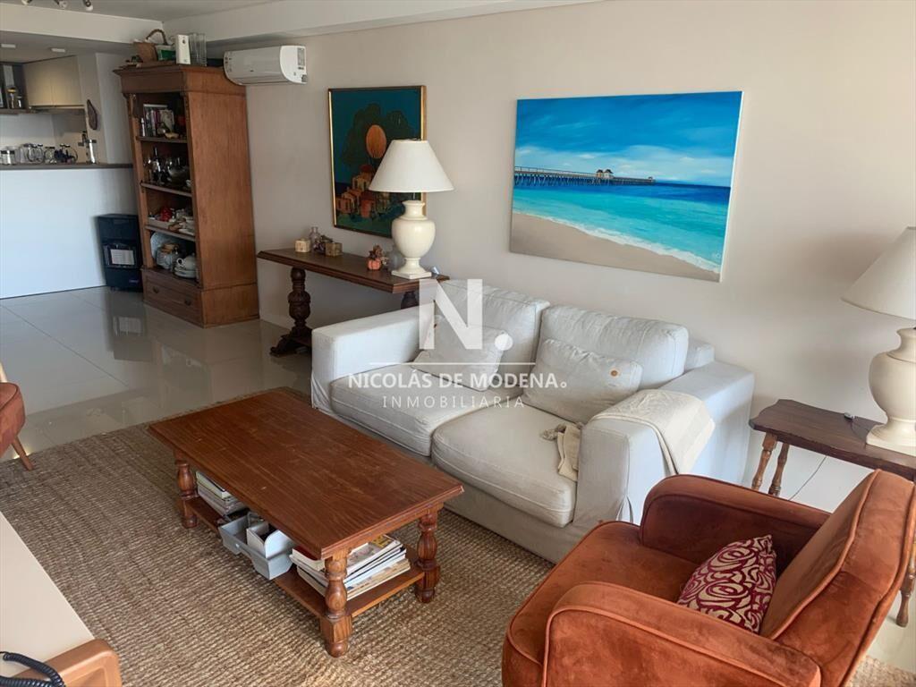 Apartamento de 2 dormitorios y 2 baños, con del