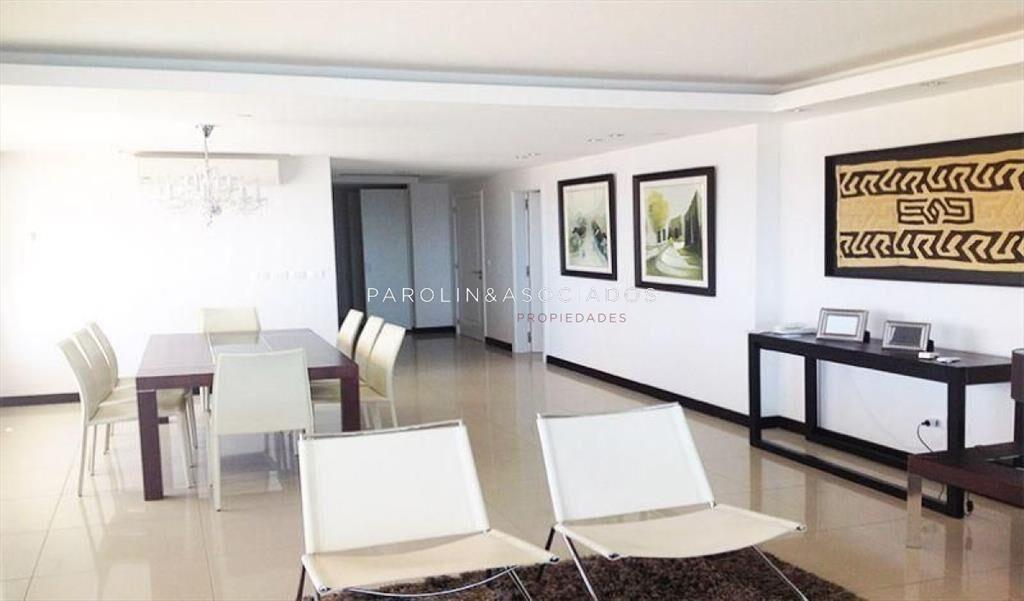 Apartamento en venta en Tiburón III, Punta del