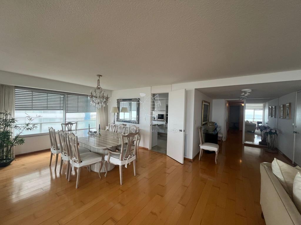 Apartamento en Venta de 3 dormitorios en Punta ,
