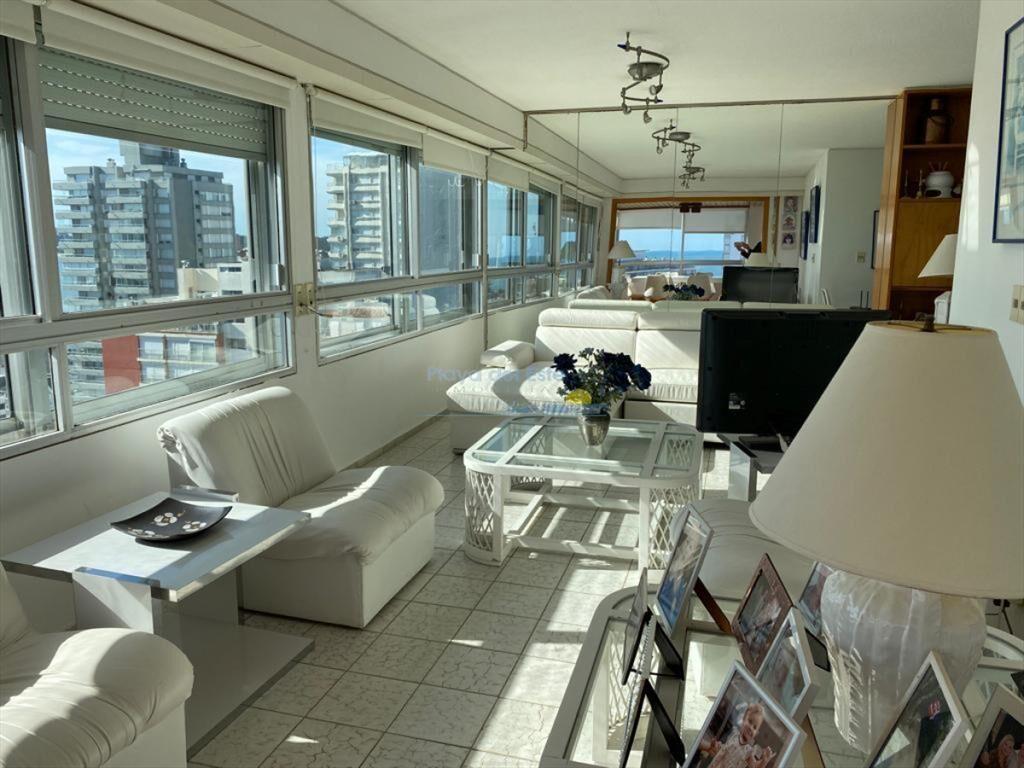 Apartamento en Venta de 3 dormitorios en Punta ,
