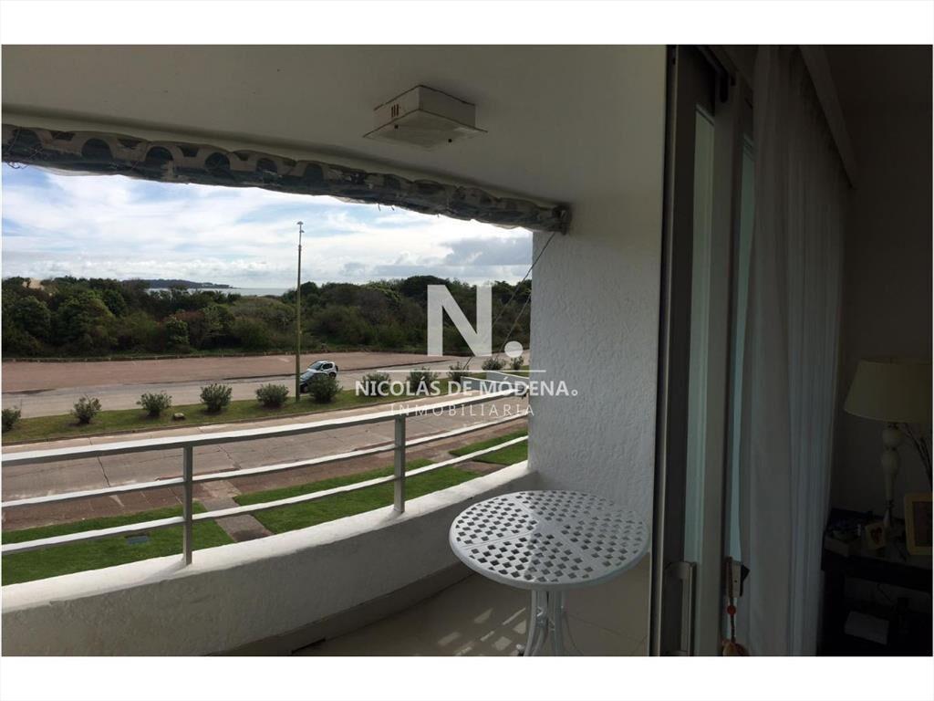 Vende apartamento de 3 dormitorios en Mansa, del