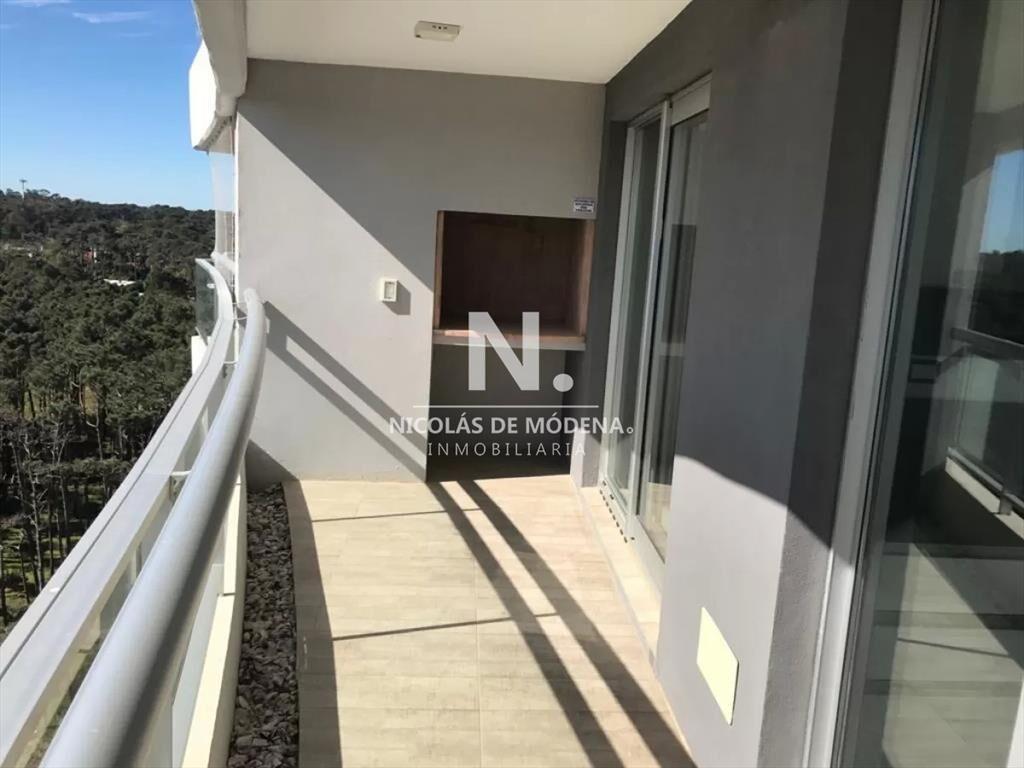 Impecable departamento, comodo e iluminado.