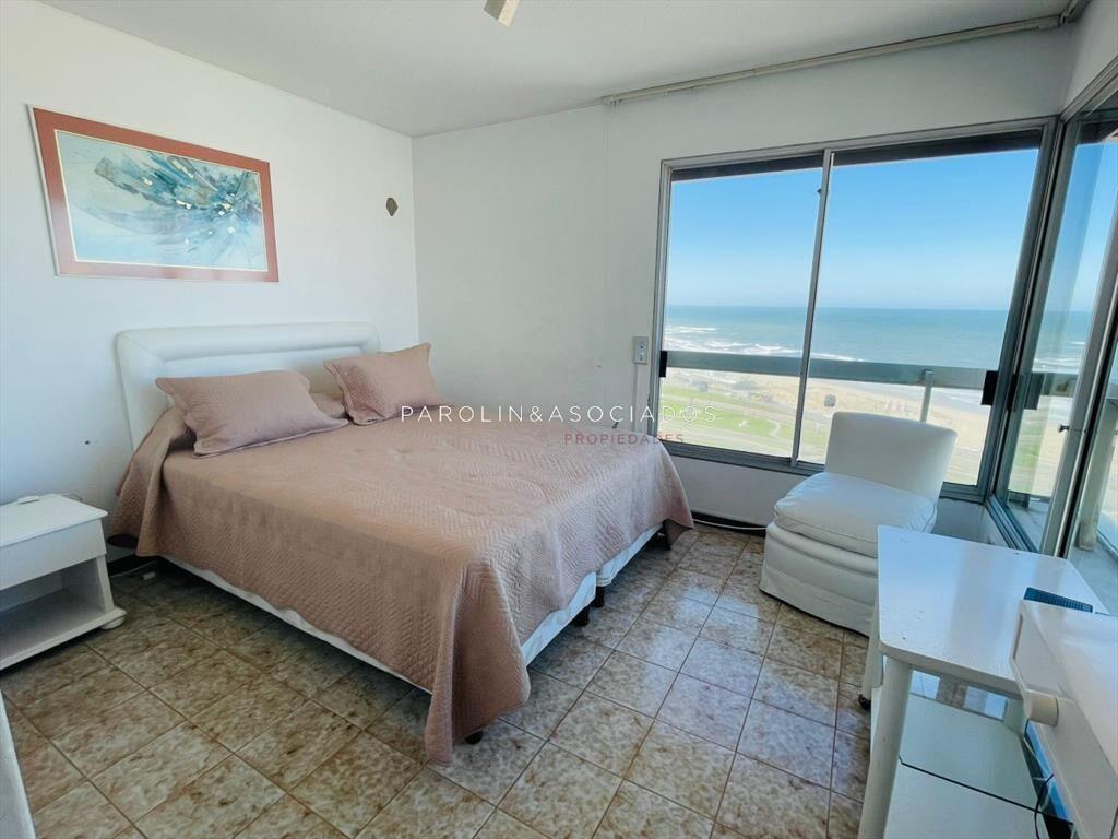 Apartamento en ventaa de 3 dormitorios en Punta
