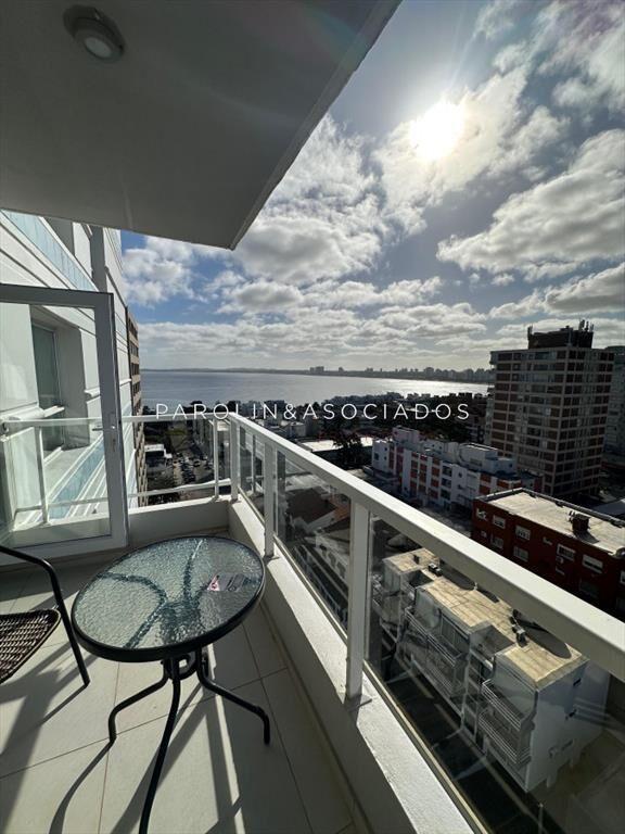 Venta apartamento dos dormitorios punta del este