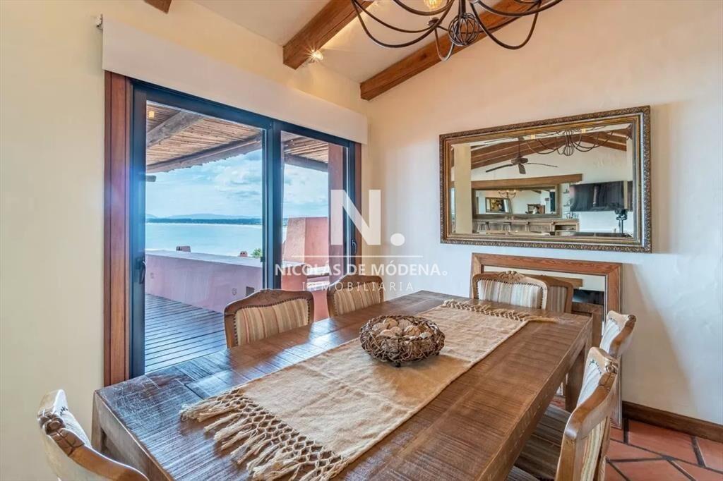 En venta apartamento de 3 dormitorios en Punta