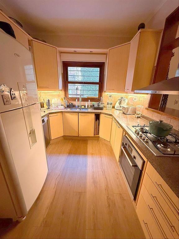 Casa Venta. 4 dorm,3 baños, patio c/parrillero, gje x 3