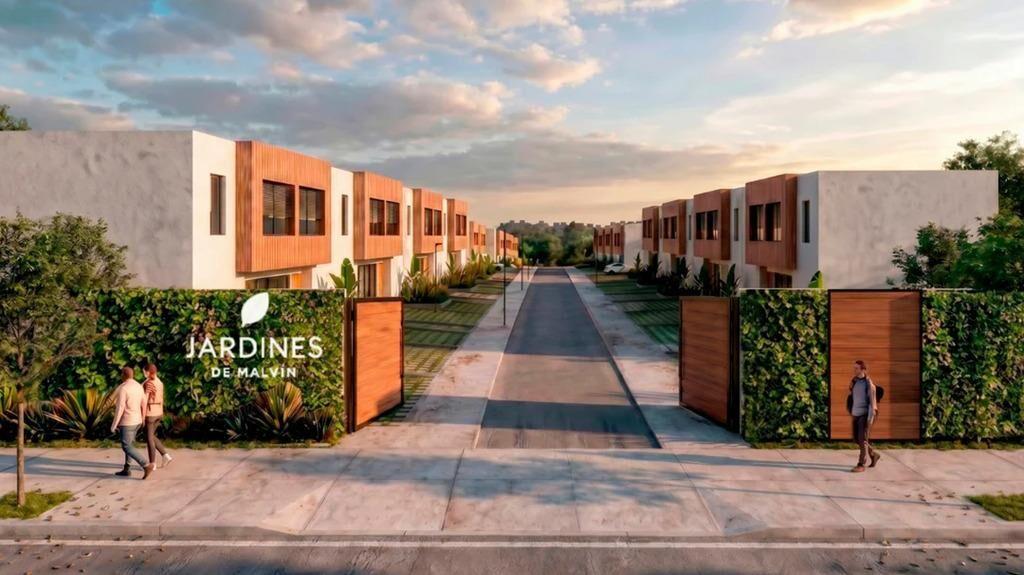 Venta de casa de 2 dormitorios con patio y garaje en Jardine