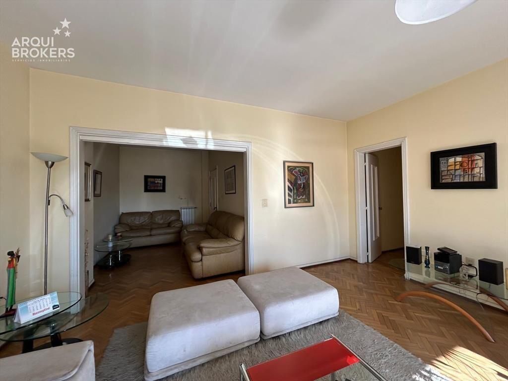Apartamento de cuatro dormitorios en venta en Centro